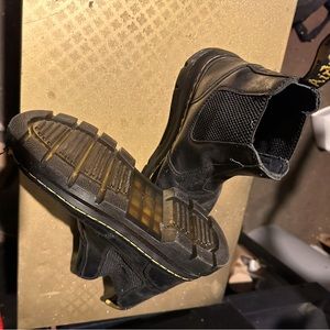 Just a bit dusty from storage clean up nice. One loose thread . In picture